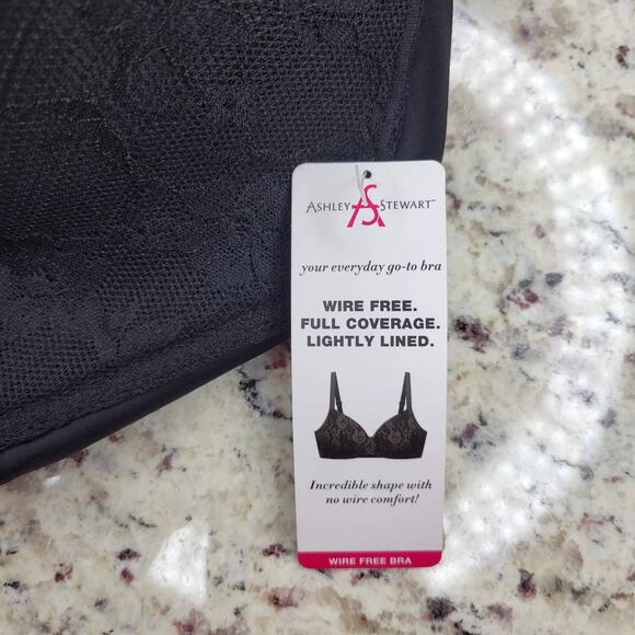 Ashley Stewart Full Coverage Wire Free Light Lined Lace Black Bra Women Sz 42DDD - Picture 7 of 7
